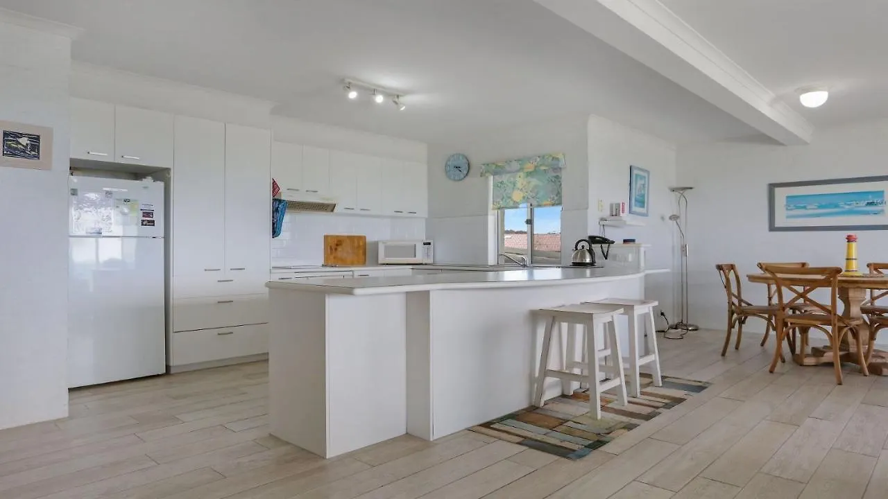 Unit 3 18 Surf Circle Tura Beach Australia