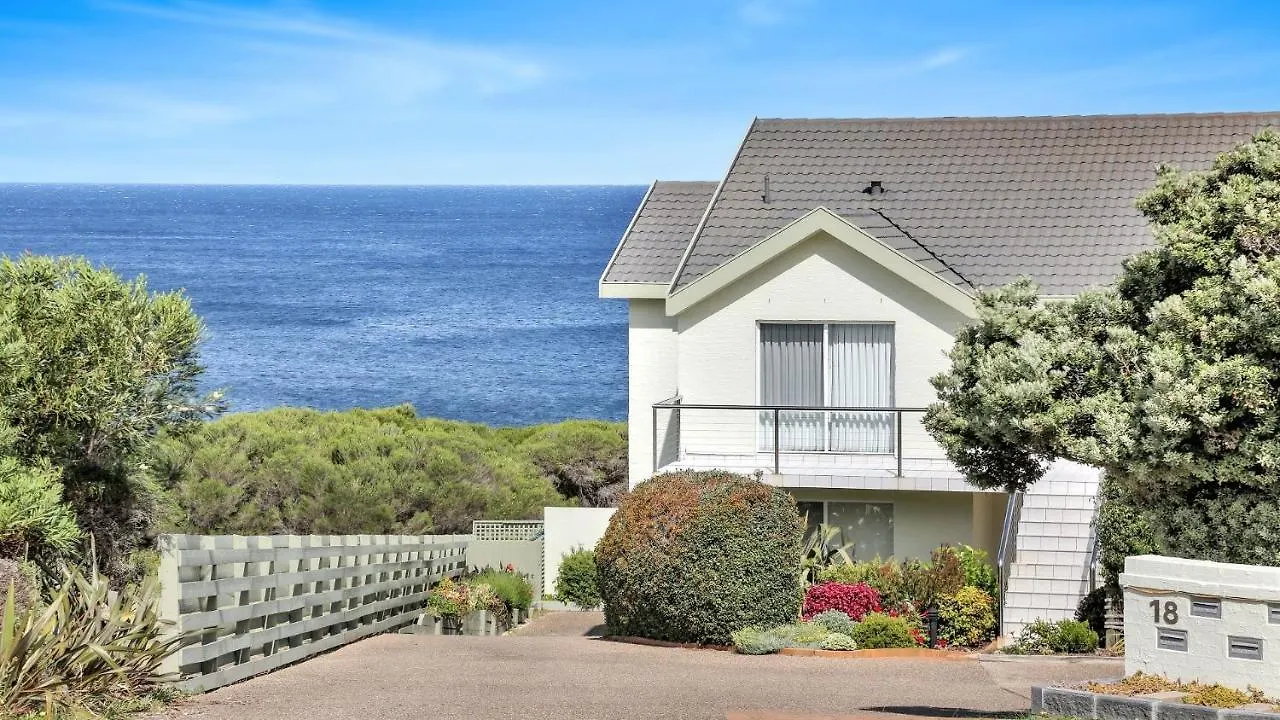 Unit 3 18 Surf Circle Tura Beach