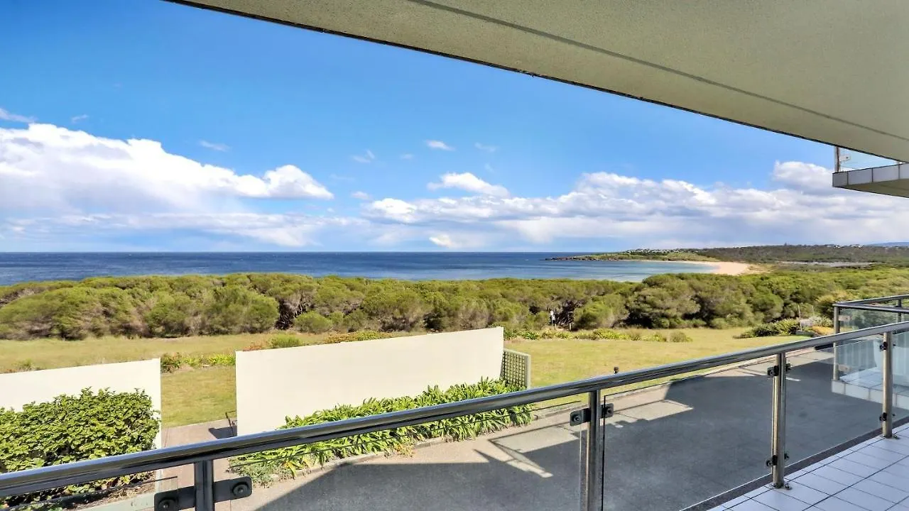 Holiday home Unit 3 18 Surf Circle Tura Beach Australia